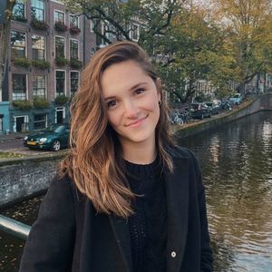 Meet your Posher, Caroline